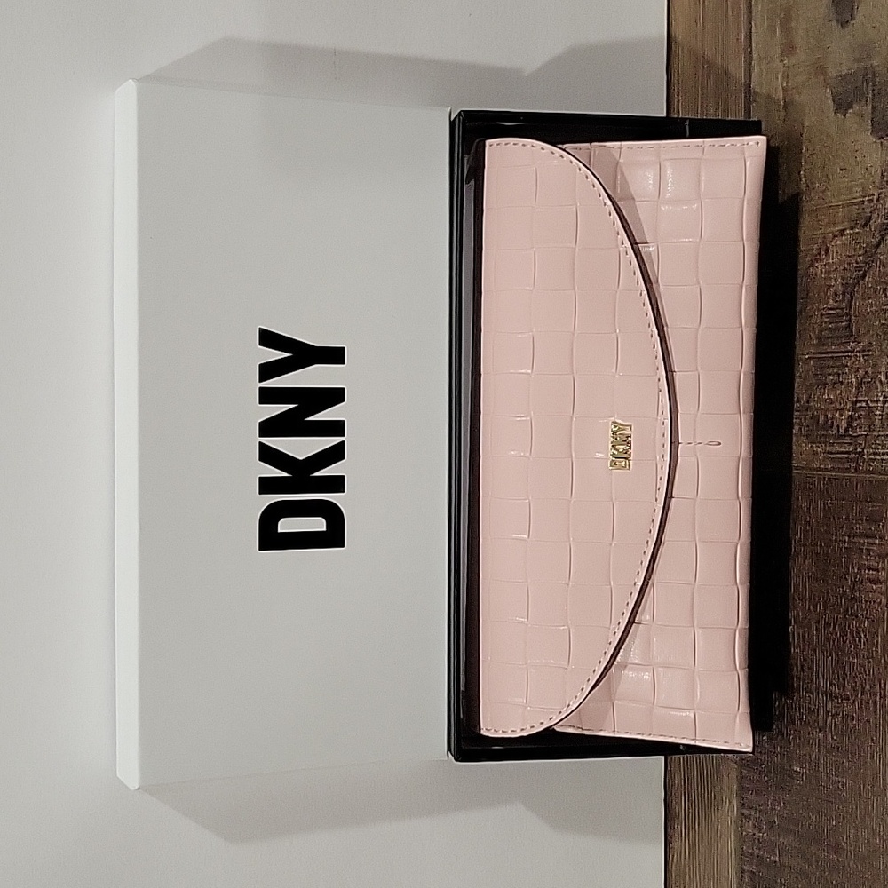 DKNY Grayson Flap Wallet